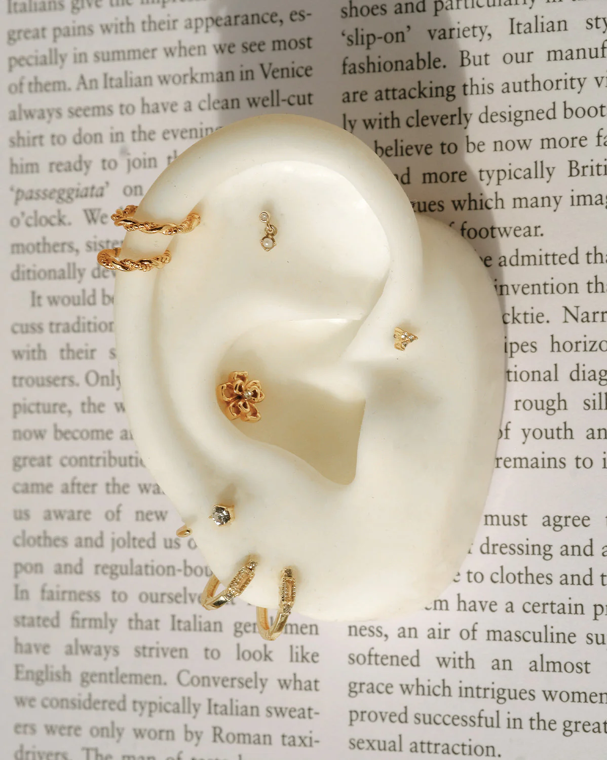 14K Solid Gold Fleur Petite Stud - Image 5