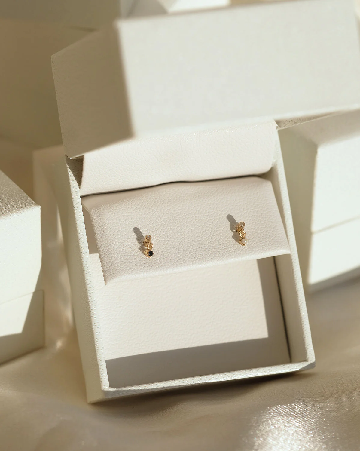 14K Solid Gold Lisa Tiny Onyx Stud - Image 8