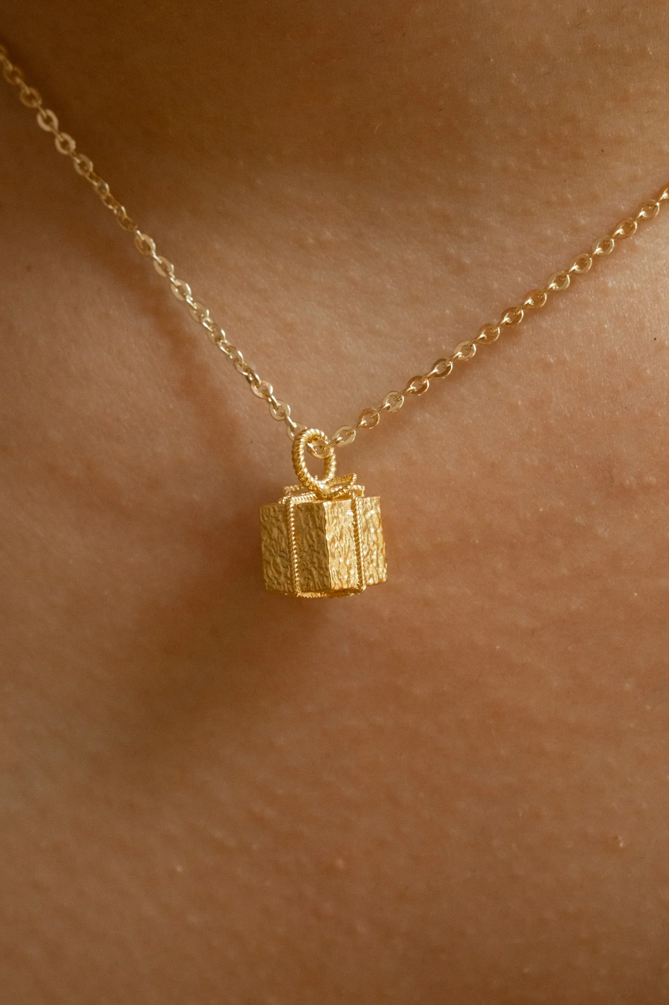 Arriety Sugar Cube Necklace - Image 3