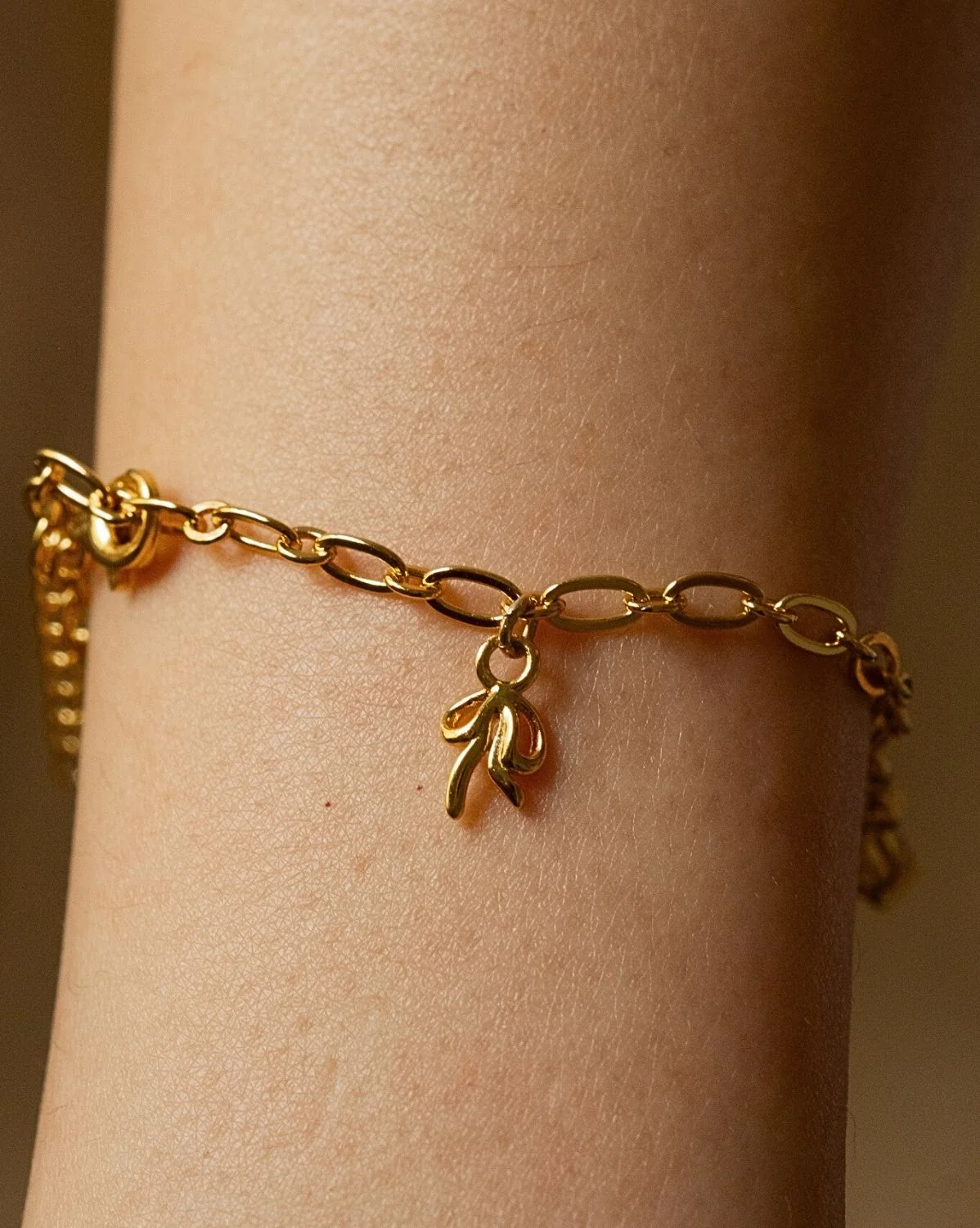 Ribbon Bow Charm - Image 2