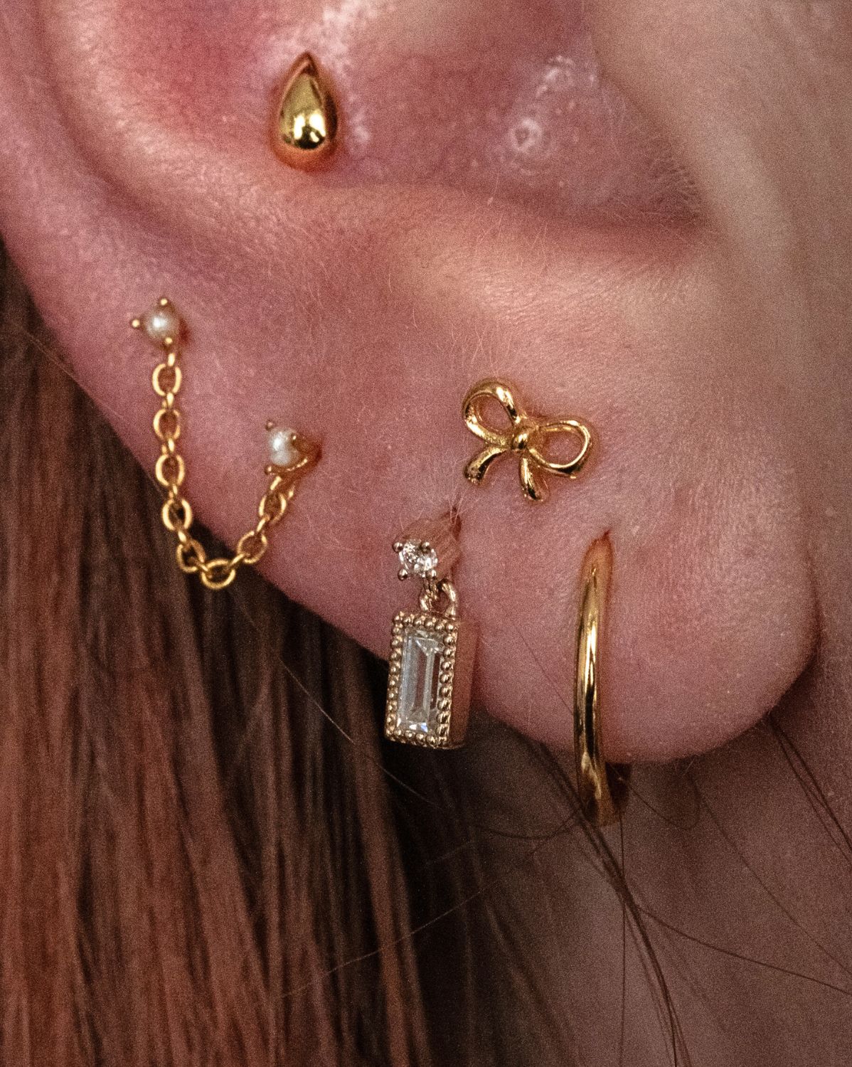 Orla Pearl Double Piercing Stud - Image 4