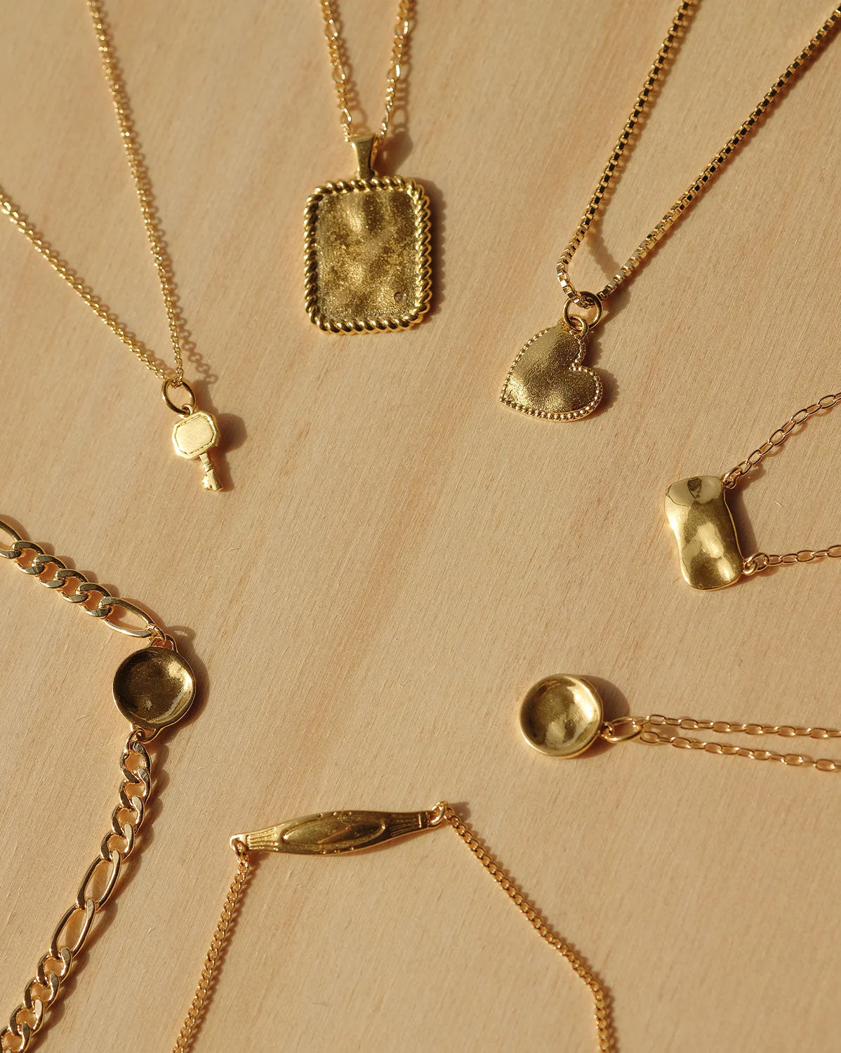 Venus Engravable Heart Necklace - Image 4