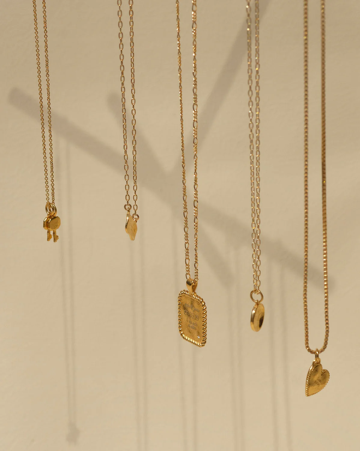 Venus Engravable Heart Necklace - Image 9